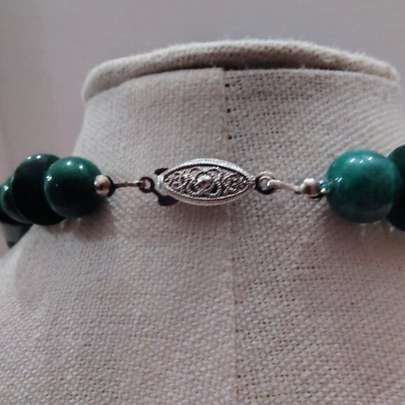 Vintage Green Stone Set- Emerald Green Beaded Necklace and Dangle Earrings - Picture 3 of 4